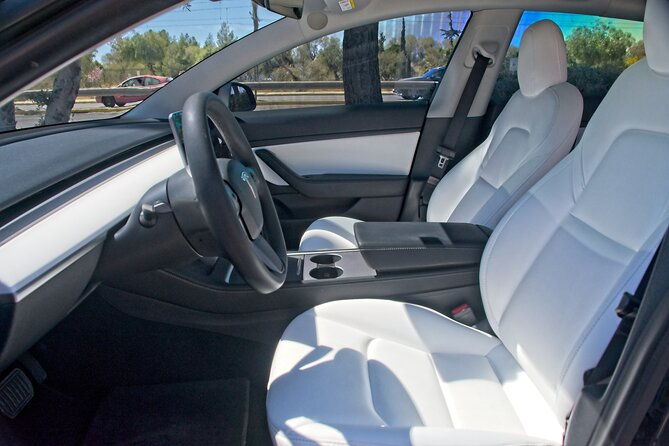 private-transfer-from-athens-city-to-athens-airport-with-tesla