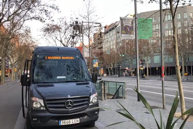 private-transfer-from-barcelona-city-to-the-airport-for-a-group-up-to-15-people