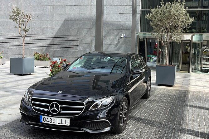 private-transfer-from-barcelona-city-to-the-port-or-vice-versa