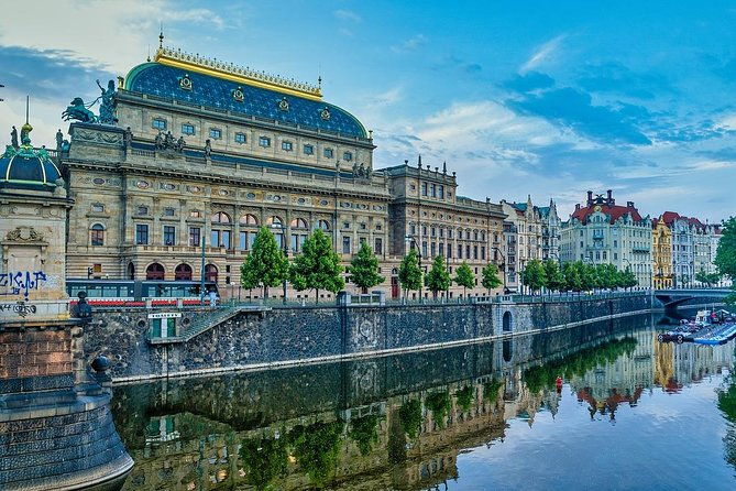 private-transfer-from-berlin-to-prague-with-4h-of-sightseeing
