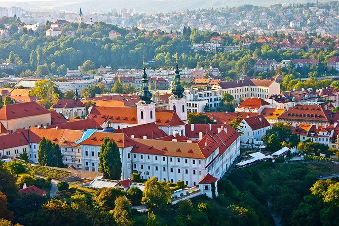 private-transfer-from-budapest-to-prague-with-2-hours-for-sightseeing-2