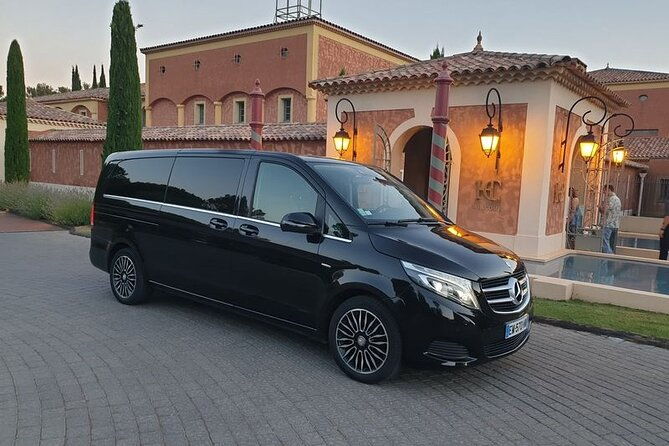 private-transfer-from-cdg-orly-lbg-airport-to-paris-van-7-pax