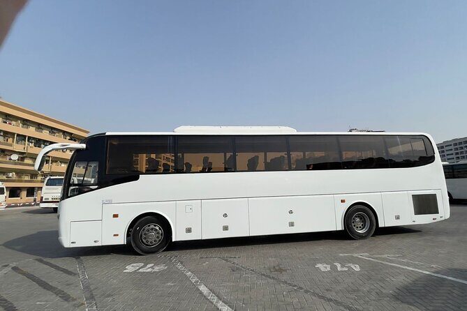 Private Transfer from Dubai International Airport to Dubai Hotels - The Vehicles: Comfort and Spaciousness