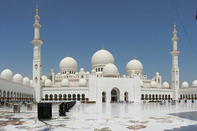 Private Transfer from Dubai to Abu Dhabi - The Experience from a Traveler’s Perspective