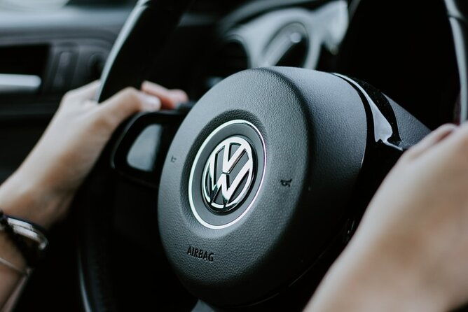 private-transfer-from-dublin-city-center-to-dublin-airport-one-way-minivan-4