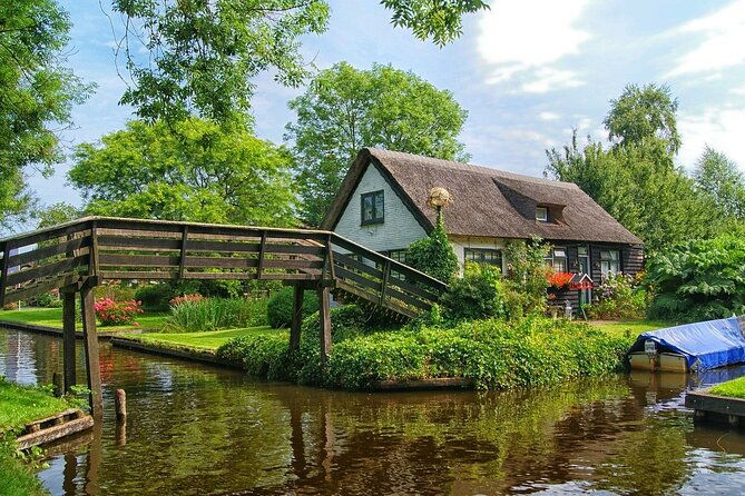 private-transfer-from-giethoorn-to-amsterdam