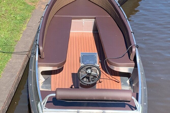private-transfer-from-giethoorn-to-amsterdam