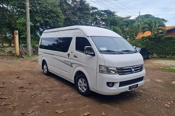 private-transfer-from-liberia-airport-to-dreams-las-mareas-2