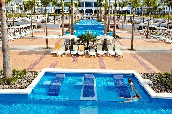 private-transfer-from-liberia-airport-to-hotel-riu-guanacaste-and-riu-palace