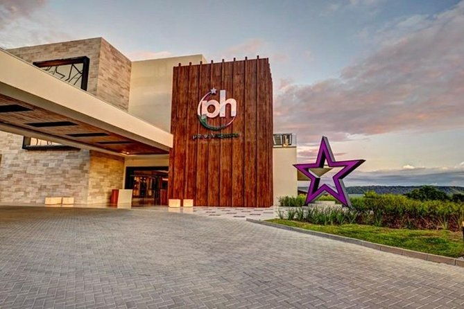private-transfer-from-liberia-airport-to-planet-hollywood-costa-rica