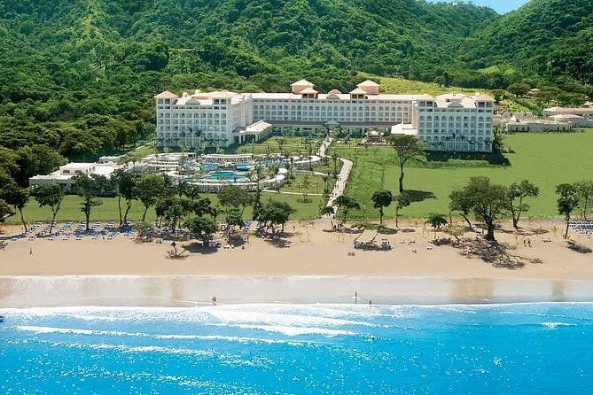 private-transfer-from-liberia-airport-to-riu-palace-guanacaste