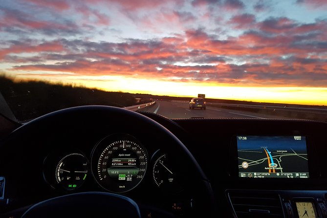 private-transfer-from-lisbon-to-porto-with-wifi-on-board