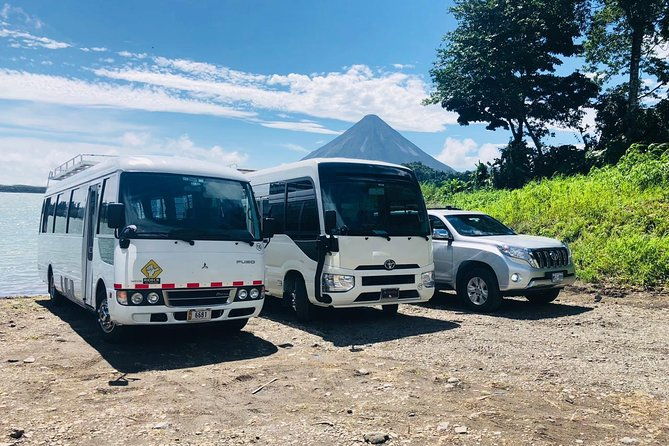 private-transfer-from-manuel-antonio-to-la-fortuna-from-11-to-15-passengers