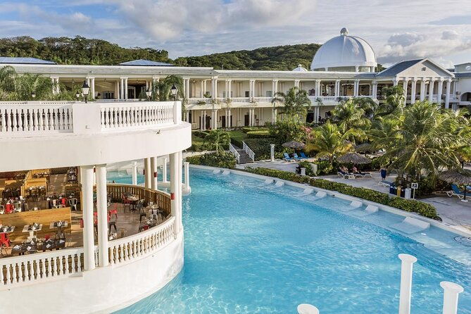 private-transfer-from-mbj-airport-to-grand-palladium-hotel