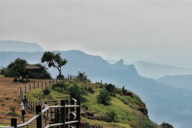 Private Transfer from Mumbai to Pune via Lonavala City Tour - Lonavala Market: A Taste of Local Life