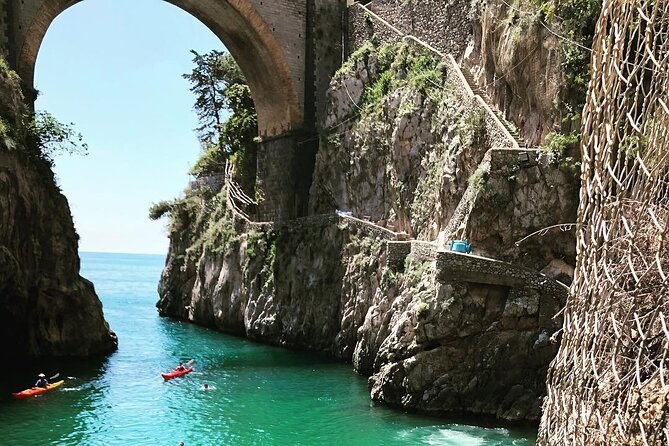 private-transfer-from-naples-to-sorrento-luxury-mercedes