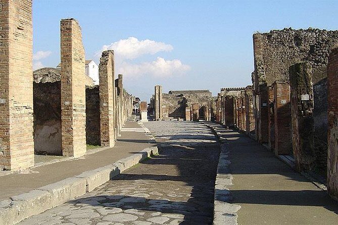 Private Transfer from Naples to Sorrento with Stop at Pompeii - FAQ