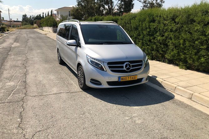 private-transfer-from-nicosia-to-larnaca-airport-in-6-seater-taxi