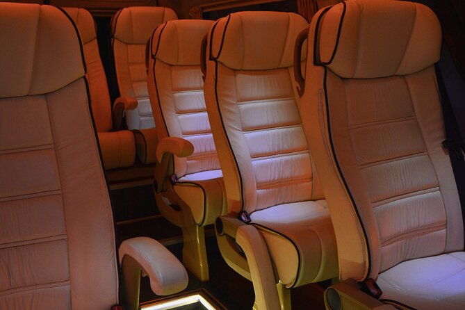 private-transfer-from-or-to-santorini-airport-port-hotel