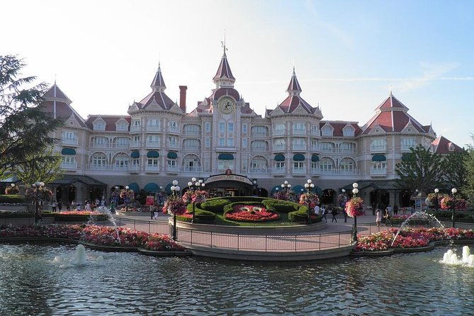 private-transfer-from-paris-city-to-disneyland-paris-by-minivan
