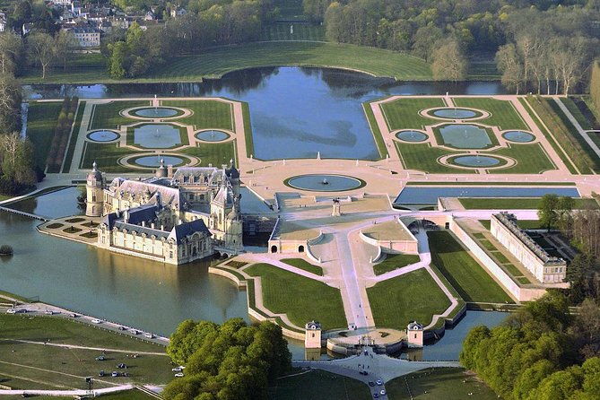 private-transfer-from-paris-to-chantilly-or-chateau-de-montvillargenne