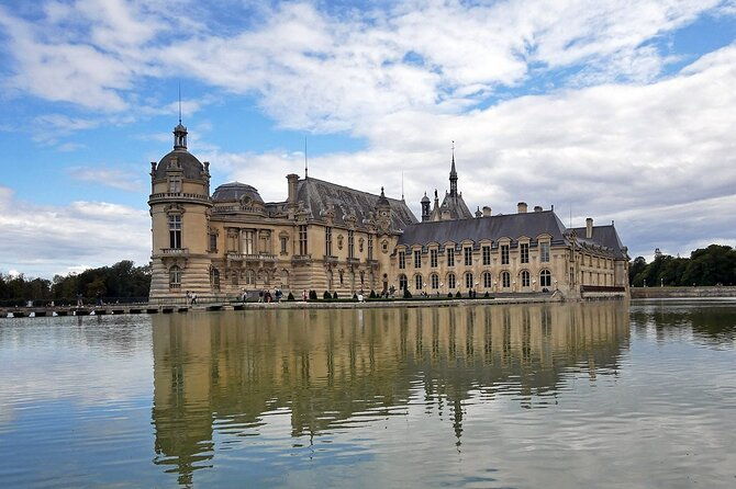 private-transfer-from-paris-to-chantilly-or-chateau-de-montvillargenne