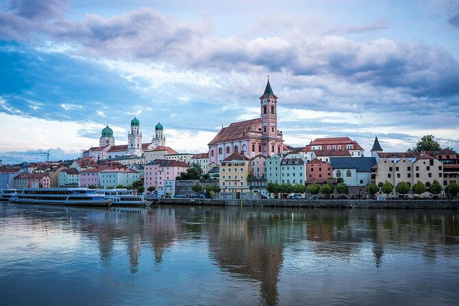 private-transfer-from-prague-to-passau-with-2-hours-of-sightseeing-local-driver