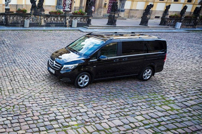 private-transfer-from-prague-to-vienna-via-cesky-krumlov