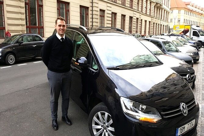 private-transfer-from-prague-to-vienna-with-2h-stop-in-mikulov