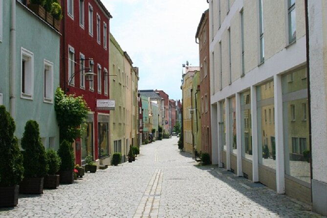 private-transfer-from-prague-to-vilshofen-with-stop-in-c-krumlov-or-hluboka