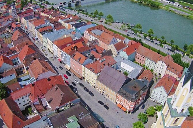 private-transfer-from-prague-to-vilshofen-with-stop-in-c-krumlov-or-hluboka