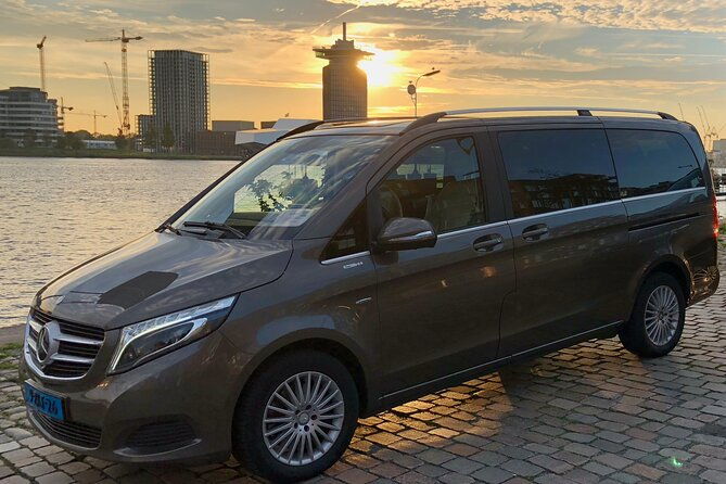 private-transfer-from-schiphol-airport-to-the-hague-or-delft