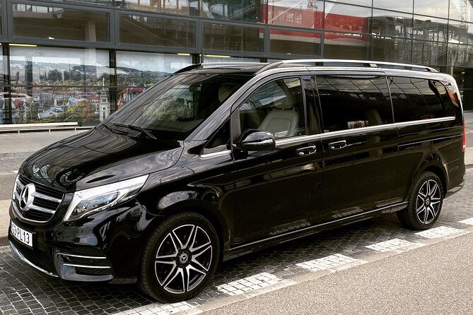 private-transfer-from-the-hotel-apartment-or-private-address-to-the-gdansk-airport