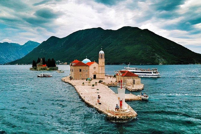 private-transfer-from-tivat-airport-to-perast