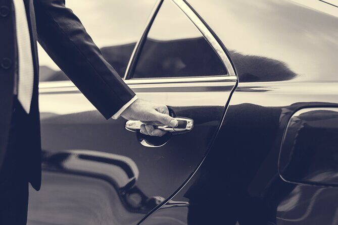 Private Transfer from Woodbridge to Dulles International Airport - The Cost & Its Value