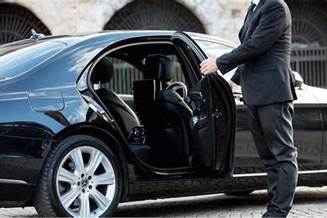 private-transfer-in-a-luxury-vehicle-to-and-from-msy-airport