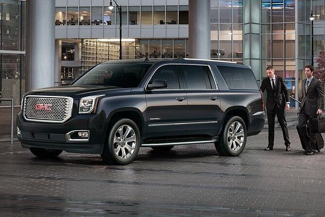 private-transfer-in-a-luxury-vehicle-to-and-from-msy-airport