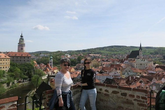 private-transfer-in-a-sanitized-car-prague-to-vienna-with-2h-stop-cesky-krumlov