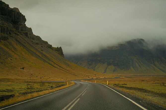 private-transfer-keflavik-airport-to-reykjavik-pick-or-drop-4
