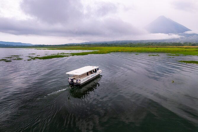 private-transfer-lake-crossing-from-arenal-to-monteverde-from-1-to-6-passengers