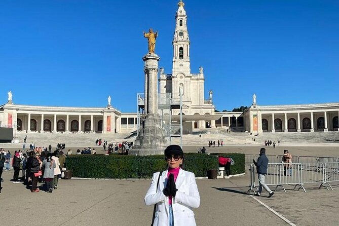 private-transfer-lisbon-to-porto-stop-at-obidos-nazare-and-aveiro