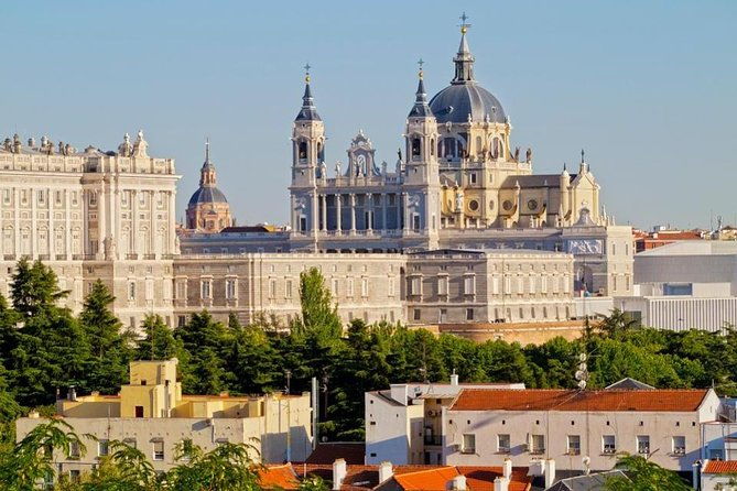 private-transfer-madrid-airport-mad-to-madrid-in-luxury-van