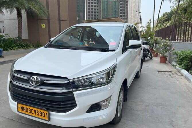 Private Transfer Mumbai Airport by Innova Crysta - Key Points