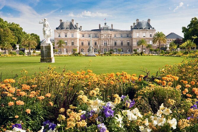 private-transfer-paris-city-to-paris-airport-cdg-by-two-vans