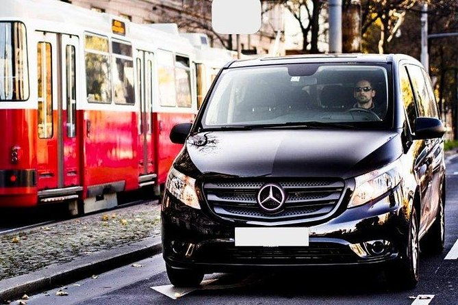 private-transfer-prague-to-salzburg-with-2h-stop-in-krumlov-in-a-sanitized-car