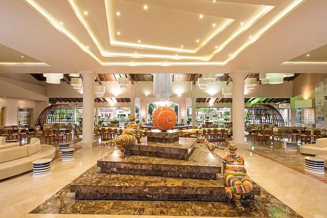 private-transfer-punta-cana-airport-to-from-ocean-blue-and-sand