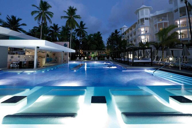 private-transfer-punta-cana-airport-to-from-riu-palace-macao