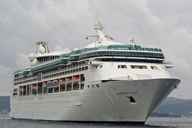 private-transfer-rhapsody-of-the-seas-ravenna-cruise-terminal-to-venice-airport