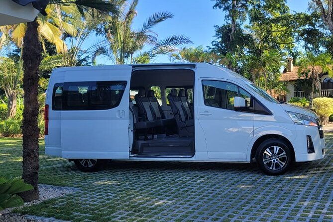 private-transfer-to-and-from-samana-las-terrena-punta-cana