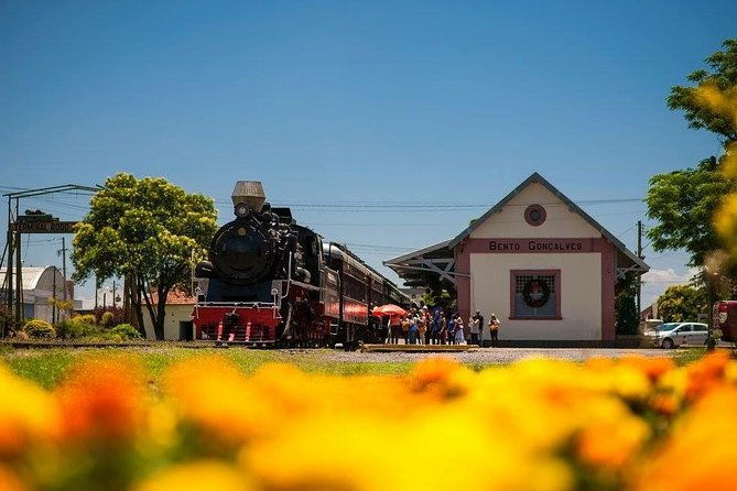 private-transfer-to-maria-fumaca-railway-station-and-italian-epic